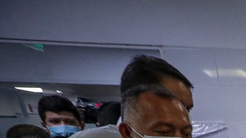 El presidente de Ecuador, Gustavo Lasso, visita a heridos tras el sismo.