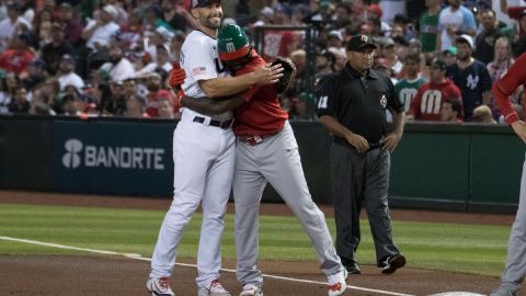 Jugadores de Estados Unidos y México en el Clásico Mundial de Béisbol.