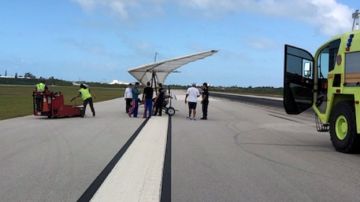 VIDEO: Dos inmigrantes cubanos llegaron a Florida a bordo de un ala delta con motor