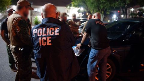 Agentes de ICE realizaron el arresto de un delincuente en Miami, Florida.