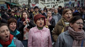 Senado de Francia aprueba polémico proyecto de reforma de pensiones