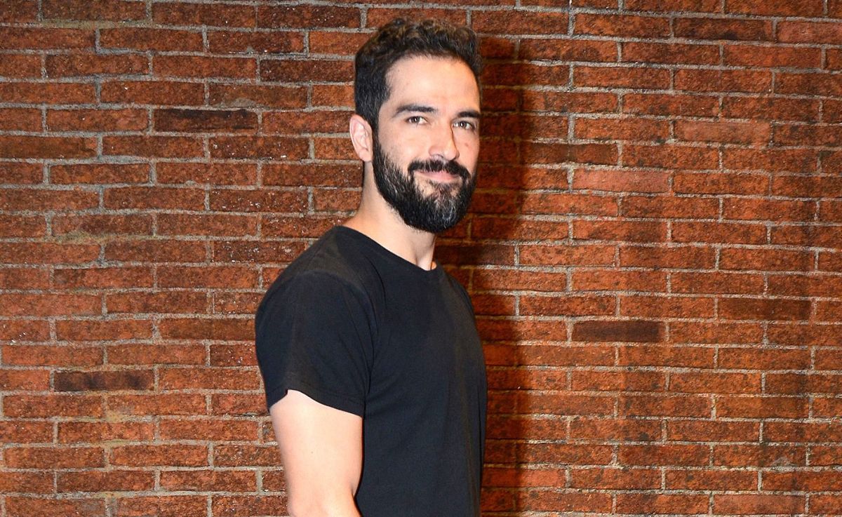 El actor mexicano Alfonso Herrera gana famoso premio gracias a Batman - La  Opinión