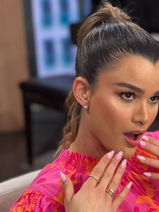 Clarissa Molina luce su anillo de compromiso con Vicente Saavedra