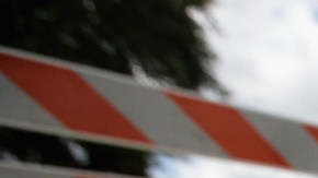 Mónica Figueroa, de 42 años, fue detenida después de que presuntamente matara a su hijo, Grayson Hurt, el domingo con un "arma blanca”