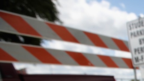 Mónica Figueroa, de 42 años, fue detenida después de que presuntamente matara a su hijo, Grayson Hurt, el domingo con un "arma blanca”