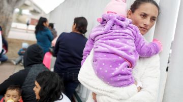 La aplicación CBP One impide a familias inmigrantes aplicar para citas de asilo en bloque.