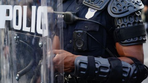 Desalojaron a manifestantes que acampaban en terrenos de sede policial en Atlanta