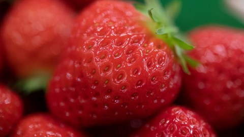 Retiran fresas orgánicas congeladas del mercado por posible vínculo con el brote de hepatitis A