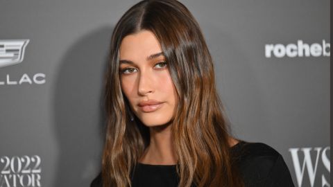 US model Hailey Bieber arrives for the Wall Street Journal Magazine 2022 Innovator awards in New York City on November 2, 2022. (Photo by ANGELA WEISS / AFP) (Photo by ANGELA WEISS/AFP via Getty Images)