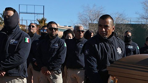 Funeral de policía mexicano