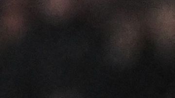 Santiago Giménez dispara entre dos defensas para abrir el marcador contra el Shakhtar.