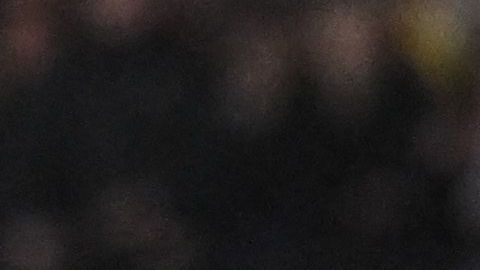 Santiago Giménez dispara entre dos defensas para abrir el marcador contra el Shakhtar.