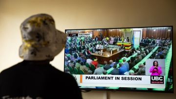 El Parlamento de Uganda aprobó una reforma anti-gay.
