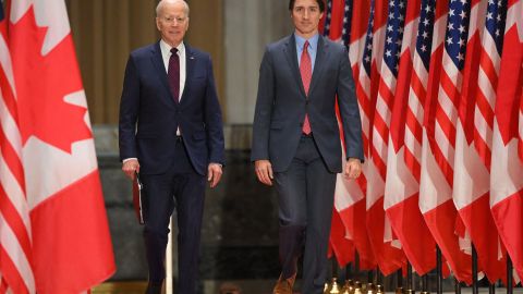 Biden y Trudeau anunciaron el nuevo acuerdo migratorio el viernes.