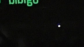 Patrick Beverley provocando a LeBron James en su regreso con Lakers.