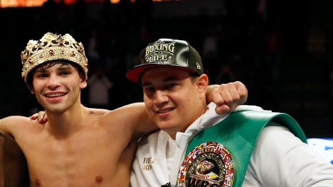 La última vez que Eddy Reynoso (d) estuvo en la esquina de Ryan García (i) fue el 2 de enero de 2021 contra Luke Campbell.