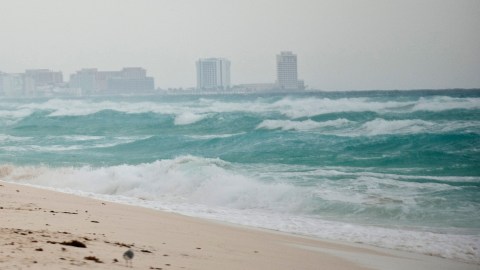 Vulcan Material es acusada de causar daños ambientales en Playa del Carmen, México.
