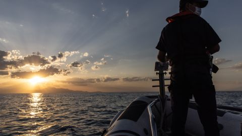 Siete de los ocho muertos de naufragio en costas de California son mexicanos