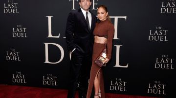 Ben Affleck revela habla de la cara de aburrimiento que tenía juntu a su esposa, Jennifer Lopez, en los Grammy 2023.