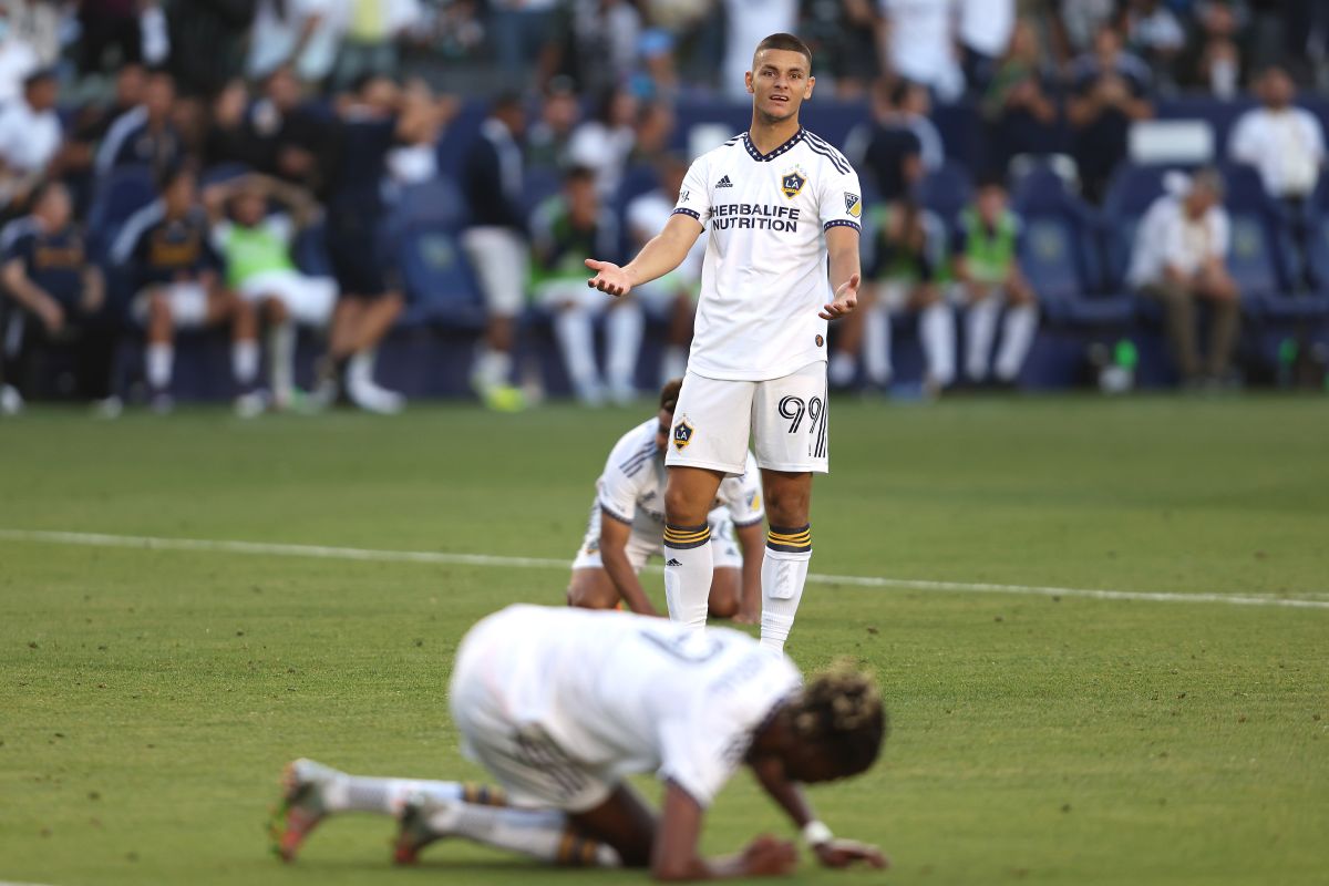 Los Angeles Galaxy draw and remain winless at the start of the MLS