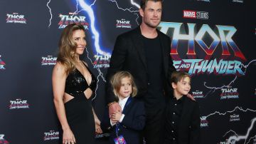 SYDNEY, AUSTRALIA - JUNE 27: Elsa Pataky, Chris Hemsworth and their children Sasha and Tristan attend the Sydney premiere of Thor: Love And Thunder at Hoyts Entertainment Quarter on June 27, 2022 in Sydney, Australia. (Photo by Lisa Maree Williams/Getty Images)