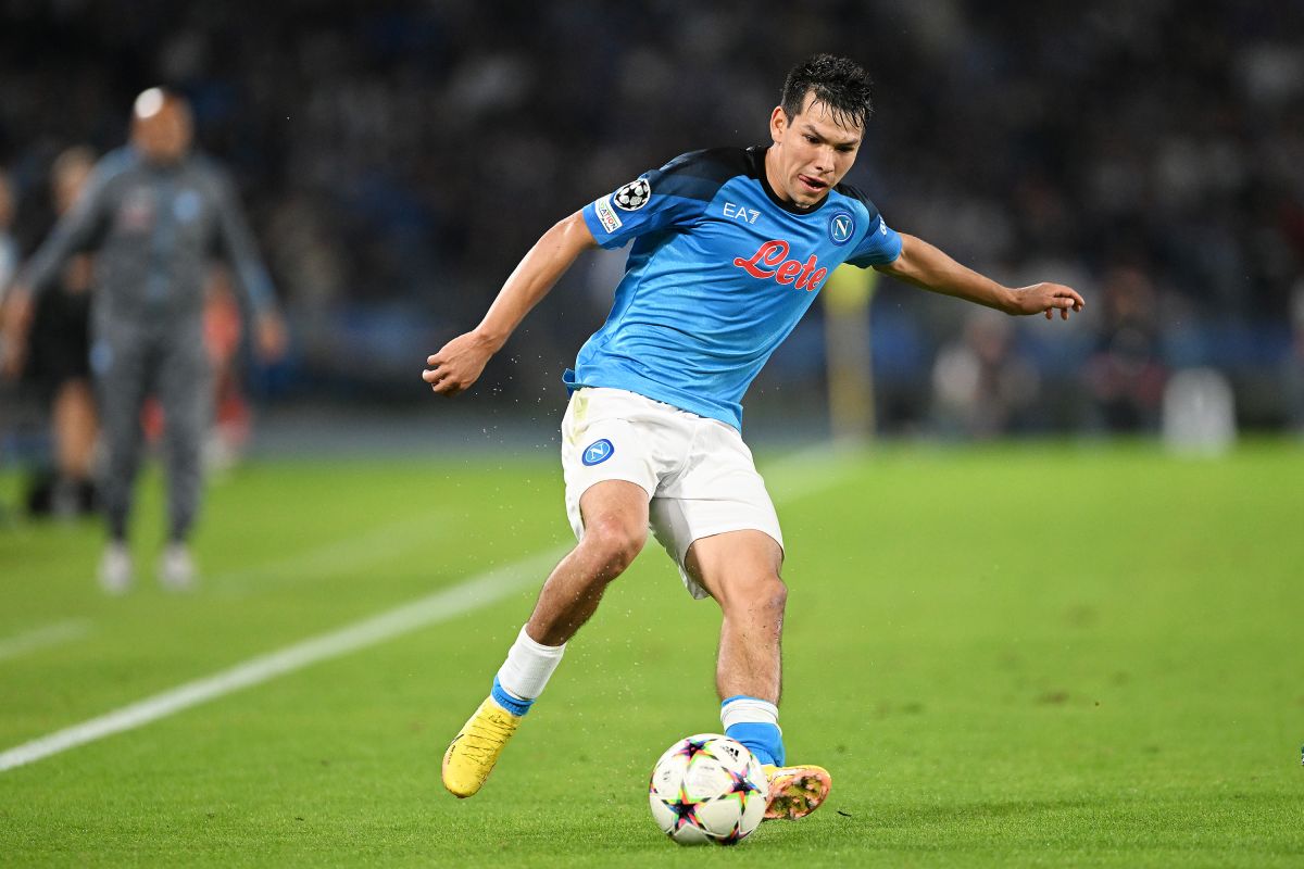 Hirving Lozano playing the Champions League with Napoli.