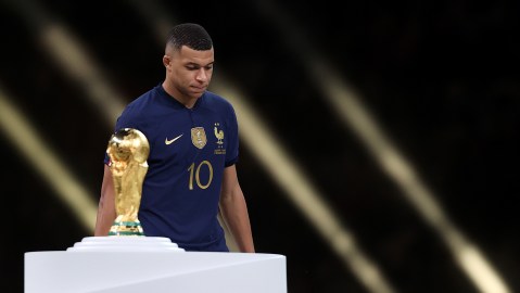 Mbappé lidera la convocatoria.