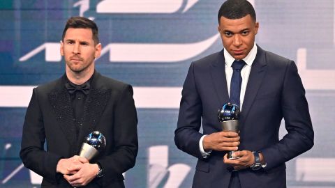 Lionel Messi y Kylian Mbappé en los Premios The Best.