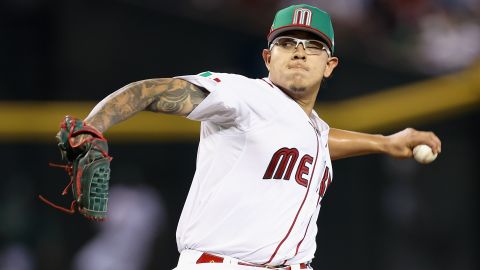 Julio Urías, lanzador mexicano en el Clásico Mundial de Béisbol.