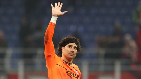 Guillermo Ochoa durante un partido de la Salernitana.