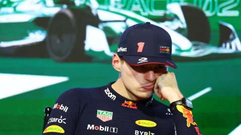 Verstappen salió de 15 y llegó en segundo lugar.