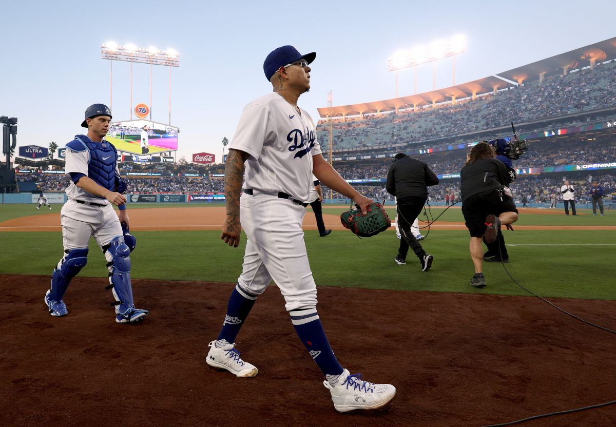 Julio Urías overcomes the cold and wins in his first start game with the Dodgers, who have good performances from several rookies