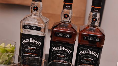 Un juguete para perros desata la irá de Jack Daniel's y su demanda llega hasta la Corte Suprema de EE.UU.