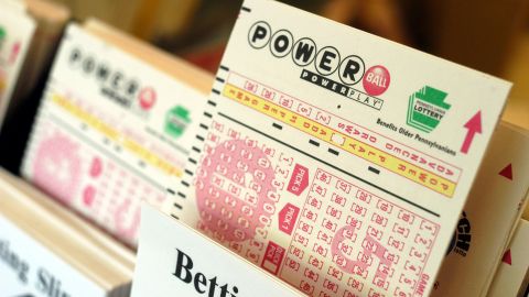 Un hombre en Virginia ganó $300,000 con dos boletos de lotería premiados en el mismo sorteo