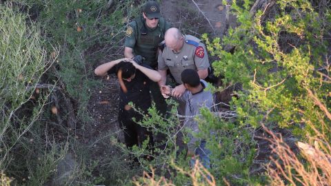 La "unidad especial" contra inmigrantes en Texas operaría al 2030.