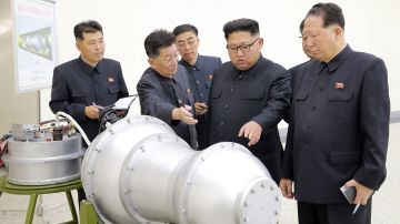 Corea del Norte presenta nuevas ojivas nucleares a manera de respuesta a la llegada del portaaviones estadounidense
