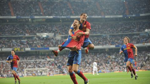 Alves y Piqué jugaron juntos durante ocho temporadas.