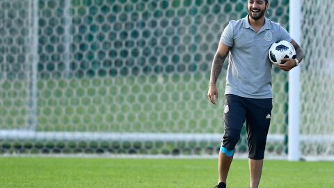 Maluma durante un entrenamiento del Tri en Rusia 2018.