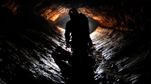 Hombre que robó 23 dólares en una gasolinera pasó 14 años escondido de la policía en una cueva