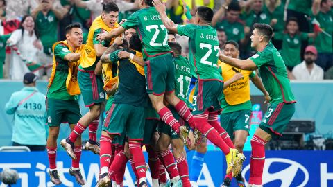 México celebra un gol durante la Copa del Mundo de Qatar 2022.