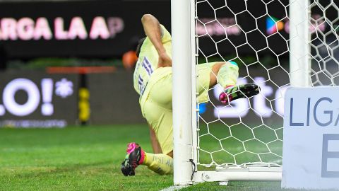 Henry Martín en celebración con Club América ante Chivas.