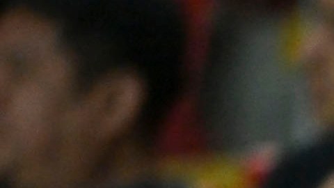La afición de las Chivas molesta por la goleada recibida por el América.