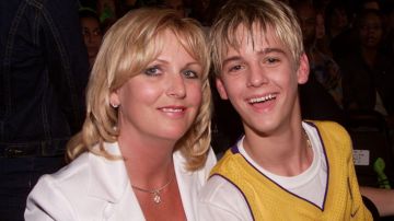Jane Carter y su hijo Aaron Carter en 2001.