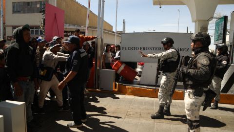 La crisis de los albergues y los centros de detención