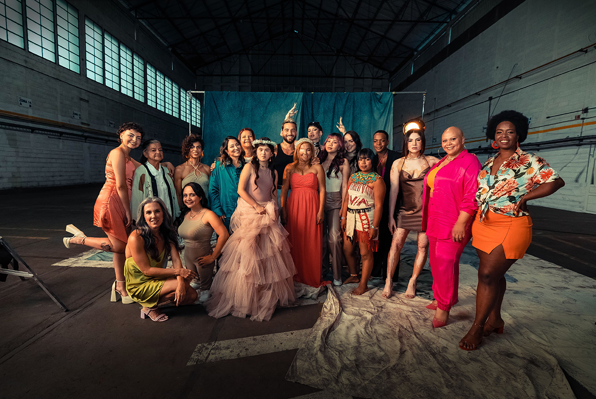 Maluma junto a las mujeres de su video 'La Reina'