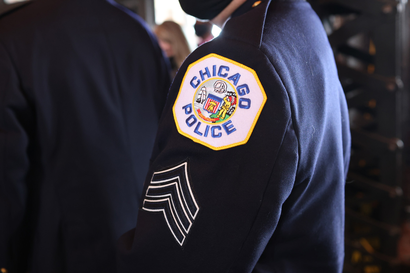 Chicago police officer shot dead after responding to domestic incident call