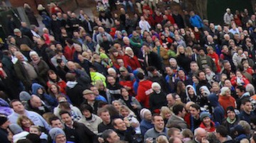 Población mundial alcanzaría los 8,500 millones en la década de 2050 y luego descendería