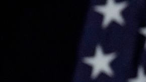 El presidente Joe Biden fue criticado por reír ante falsa acusación por la muerte de dos jóvenes por consumo de fentanilo.