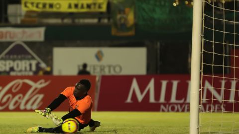 Raiko Arozarena, hermano de Randy Arozarena, durante el juego de pretemporada previo al torneo Apertura 2018.