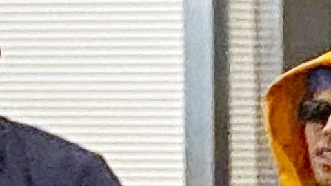 Rauw Alejandro y Rosalía en el aeropuerto en Washington D.C.